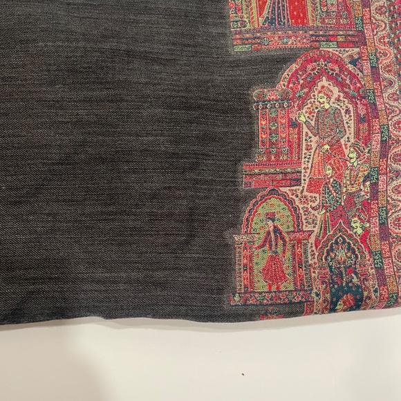 Large Pure Pashmina Kani Shawl - Picture 5 of 7